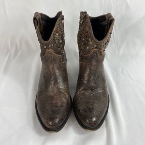 Frye Deborah studded leather boots size 7 M